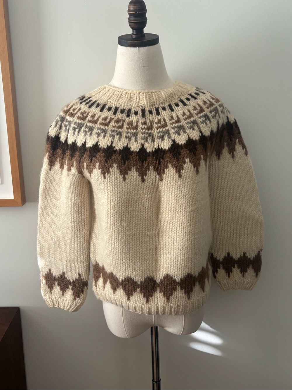 Vintage Hand Knit Wool Fair Isle Crewneck Sweater